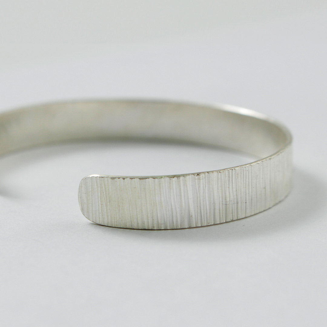 phaduA / Karen Silver Stripe Bangle
