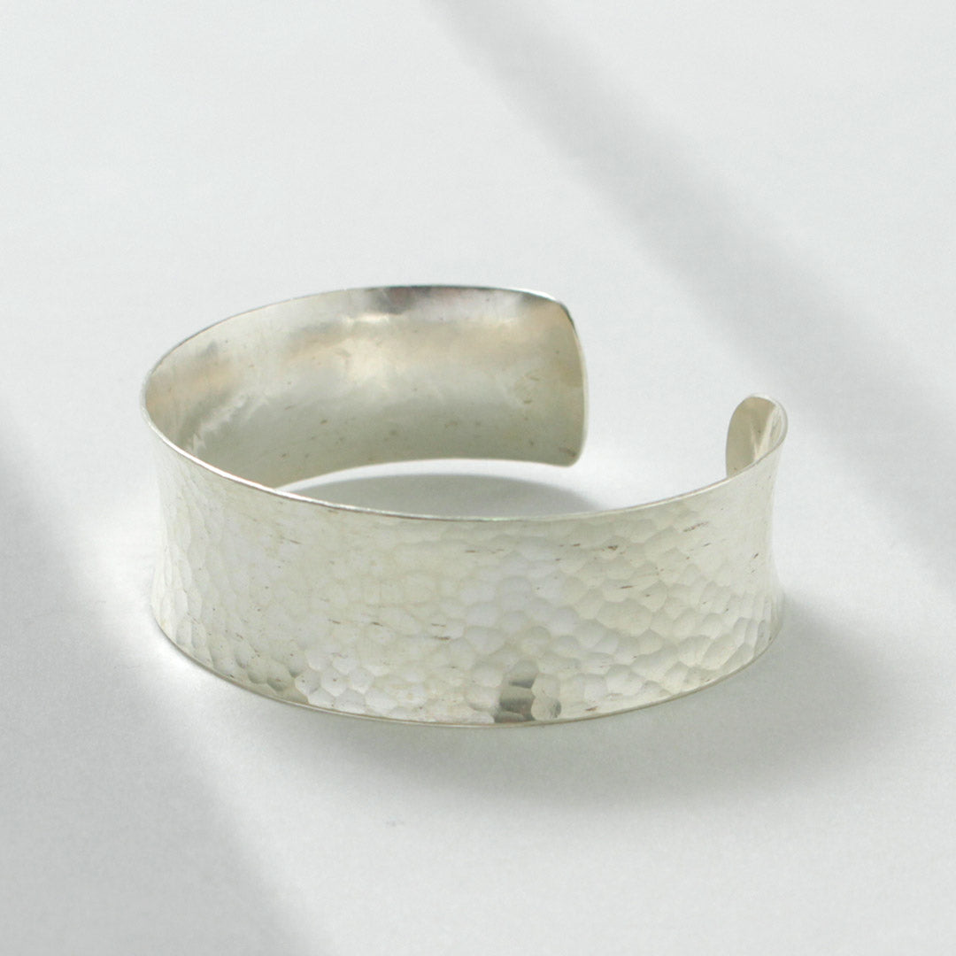phaduA / Karen Silver Hammered Eyes Wide Bangle