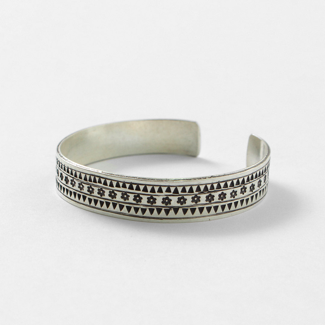 phaduA / Karen Silver Triangle Flower Bangle