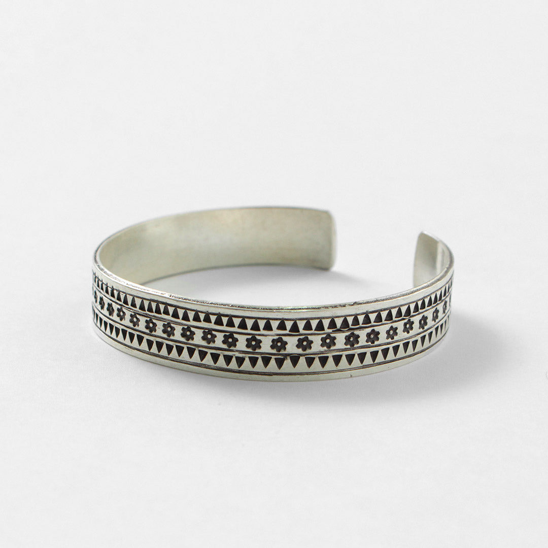 phaduA / Karen Silver Triangle Flower Bangle