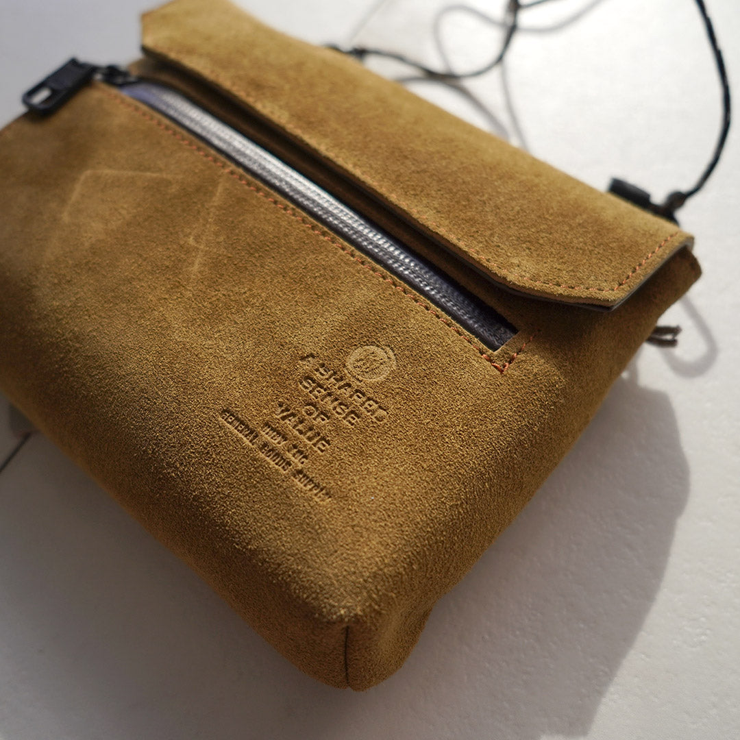 AS2OV / 防水绒面革 Sacoche 钱包