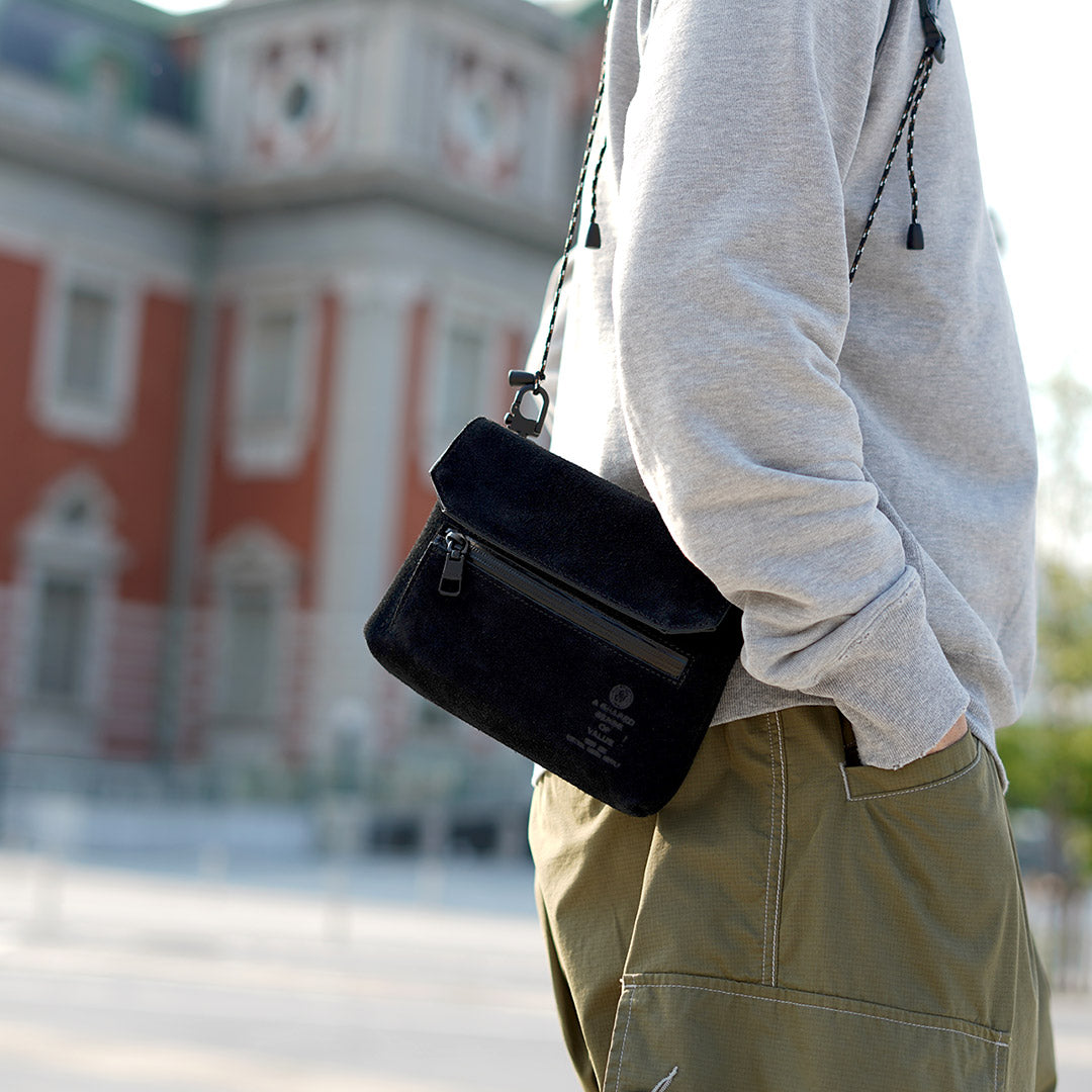 AS2OV / Water-repellent Suede Sacoche Wallet