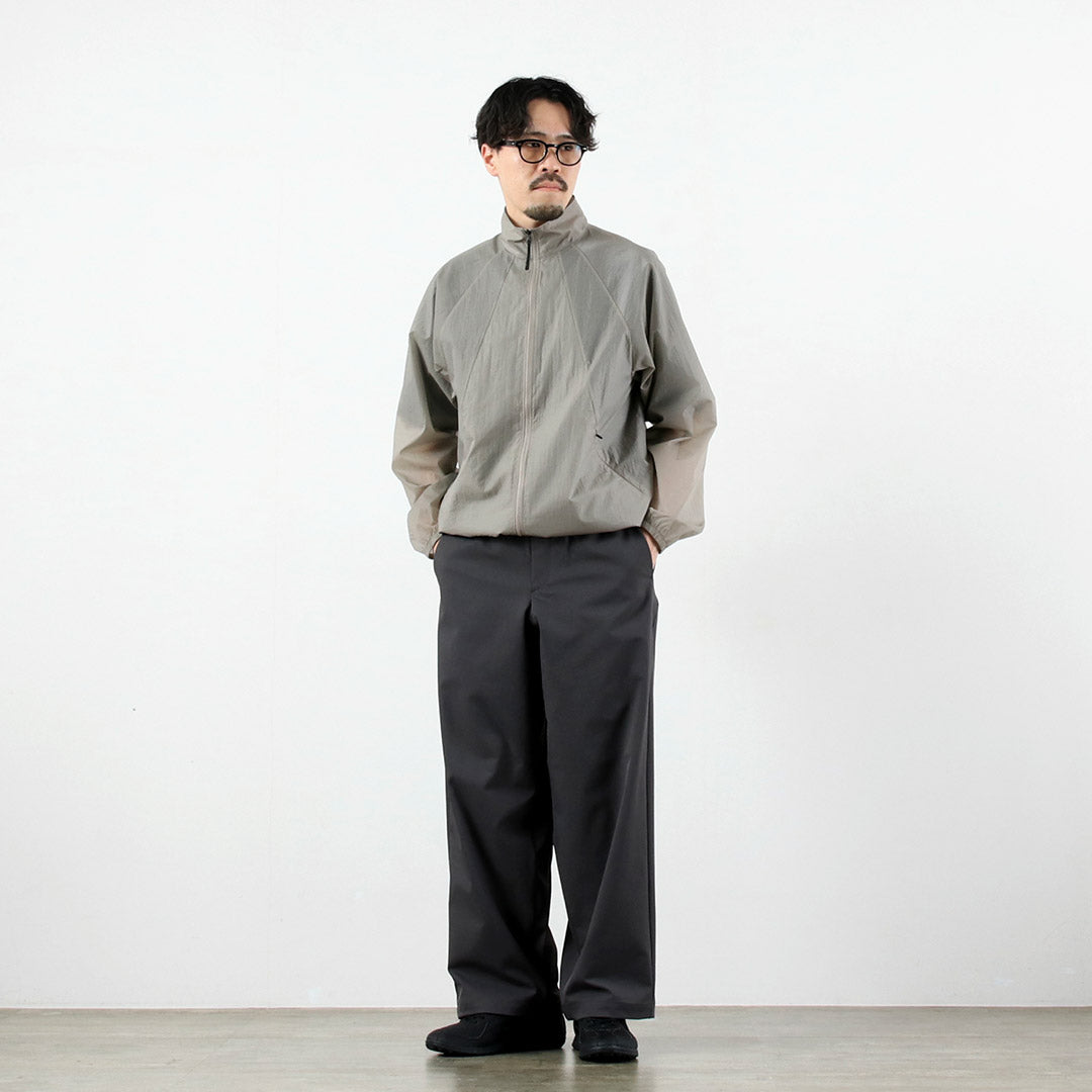 GOLDWIN / Pantalón recto holgado en sarga CALCULO® × SOLOTEX®