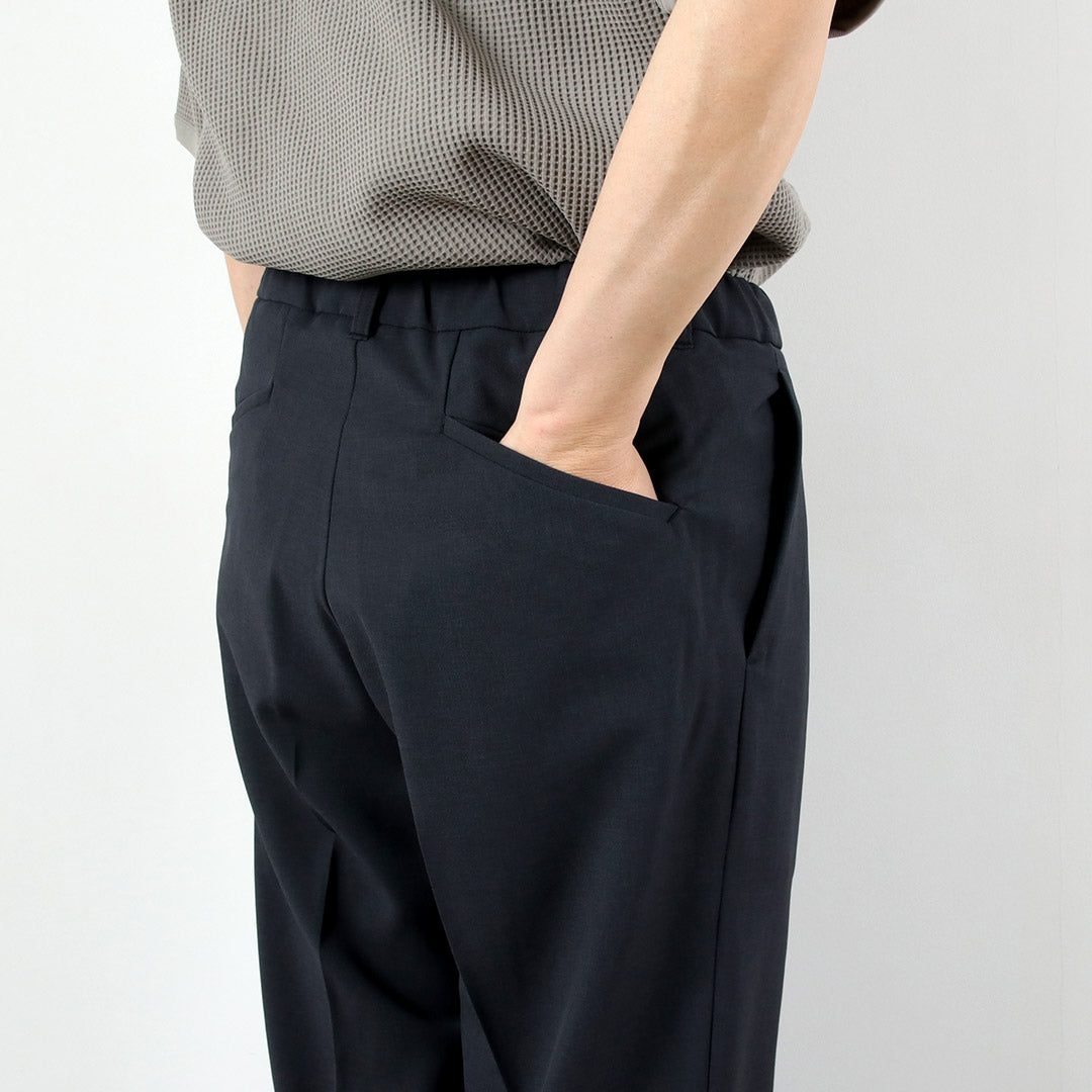 GOLDWIN / Pantalón recto de una sola vuelta en sarga elástica seca reciclada