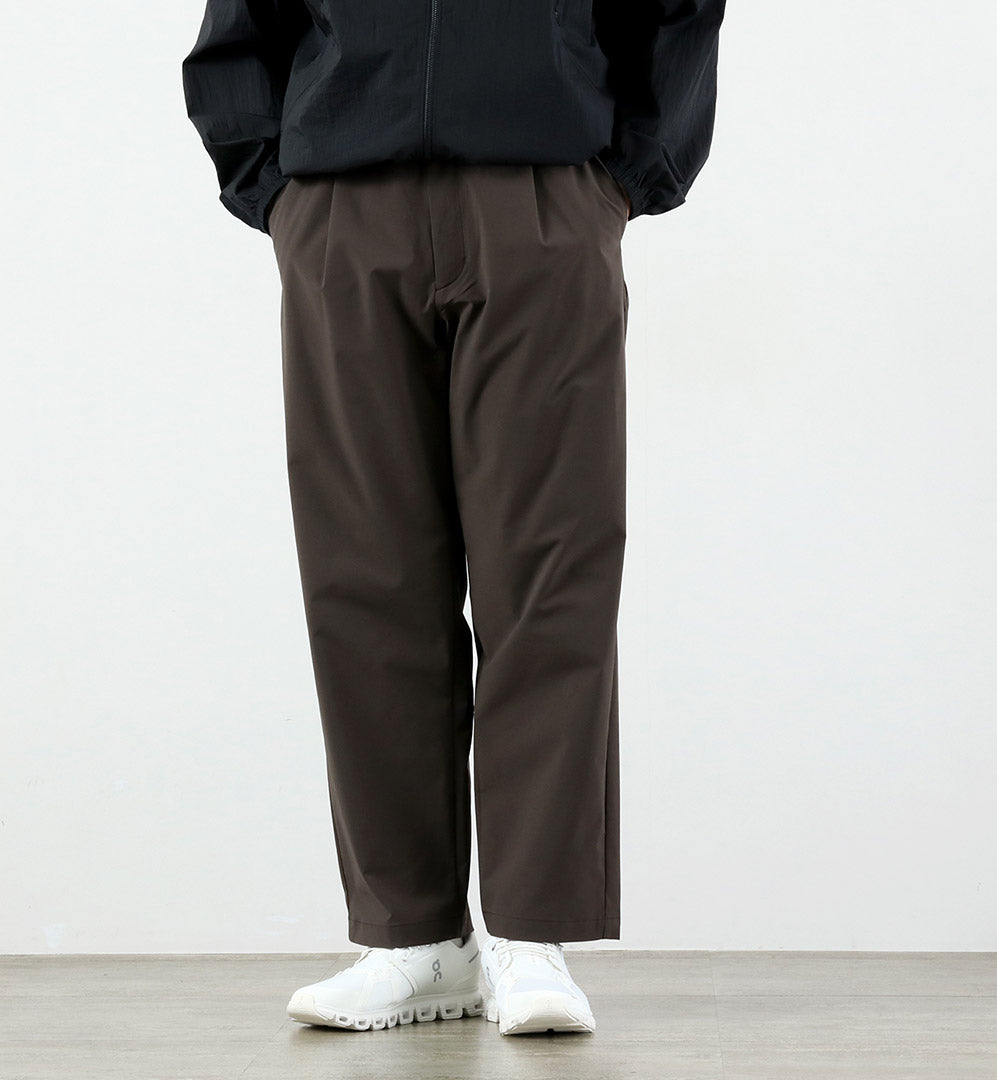 GOLDWIN / One-Tuck Tapered Light Pants