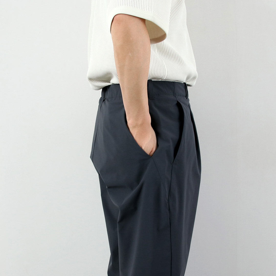 GOLDWIN / Pantalones ligeros cónicos de una sola vuelta en tafetán elástico bidireccional SOLOTEX®