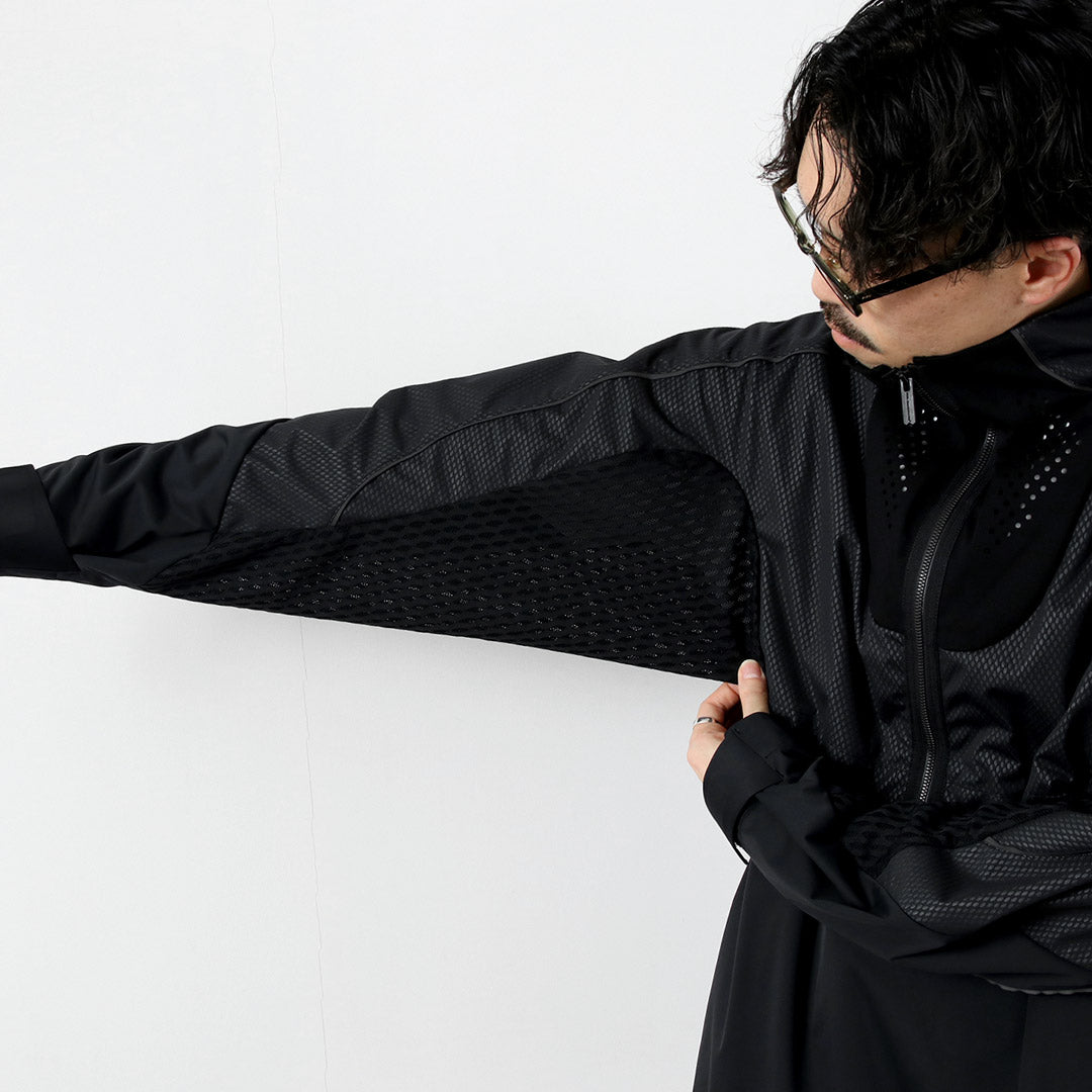 白色 MOUNTAINEERING / WINDSTOPPER 套头外套