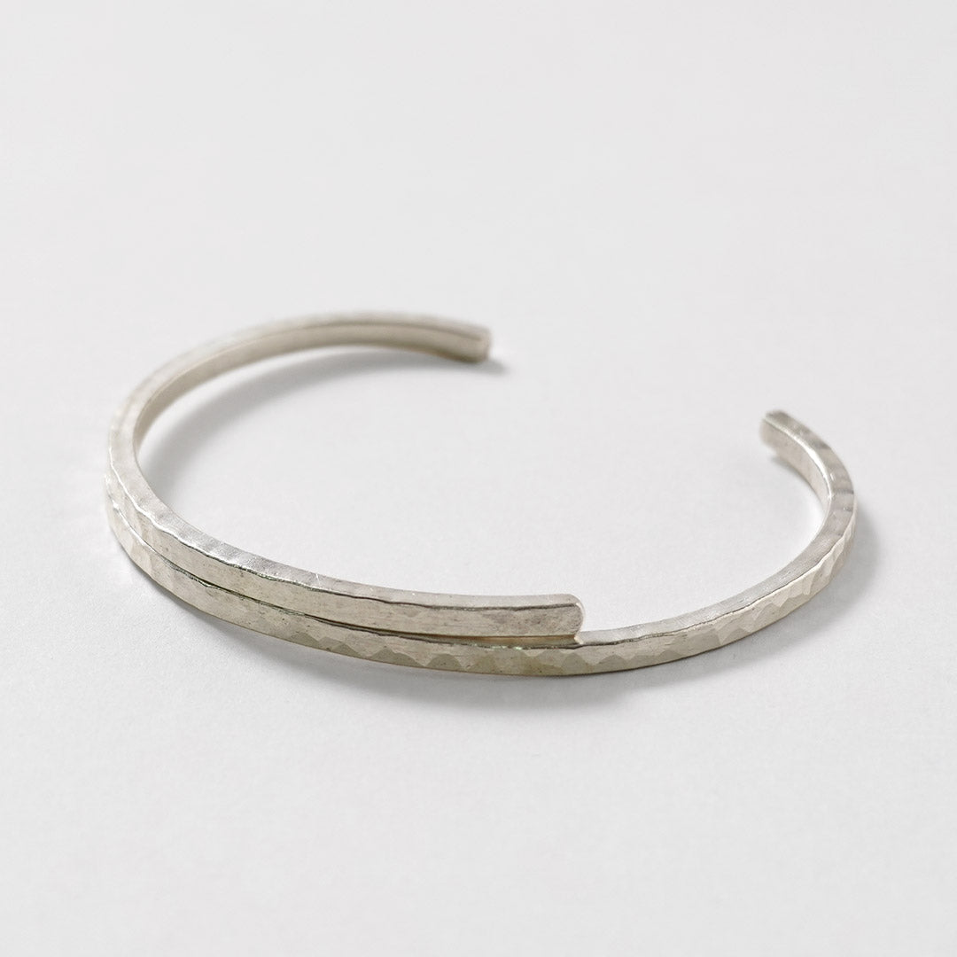 phaduA / Karen Silver Two-Overlap Hammered-Eye Bangle