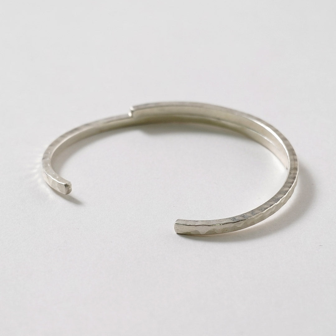 phaduA / Karen Silver Two-Overlap Hammered-Eye Bangle