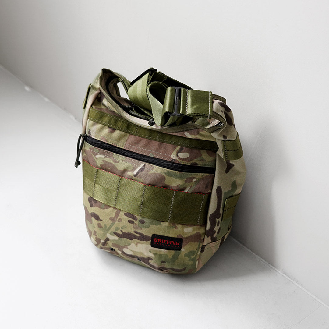 BRIEFING / DAY TRIPPER Camo Shoulder Bag