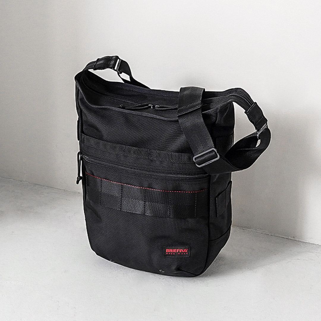 BRIEFING / DAY TRIPPER L Shoulder Bag