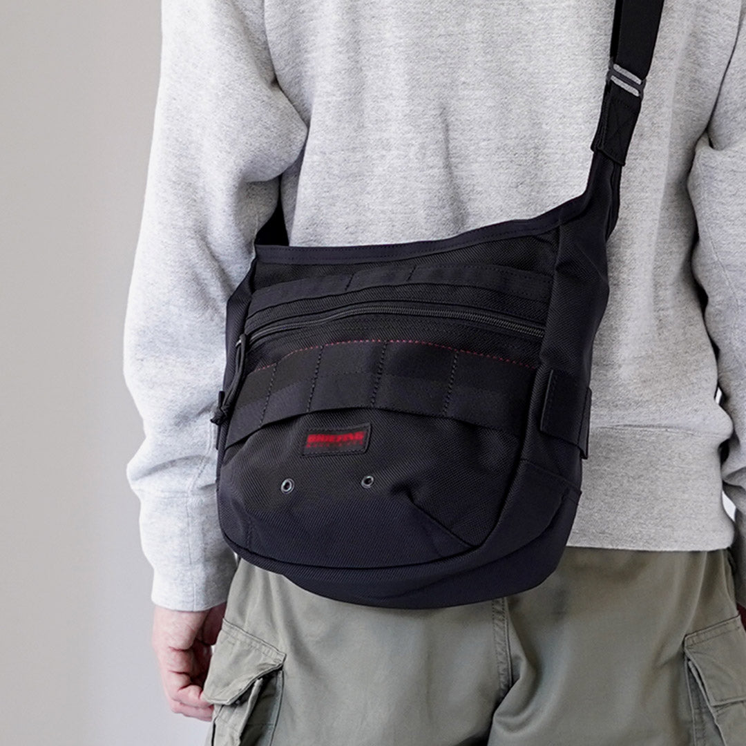 BRIEFING / DAY TRIPPER S Shoulder Bag
