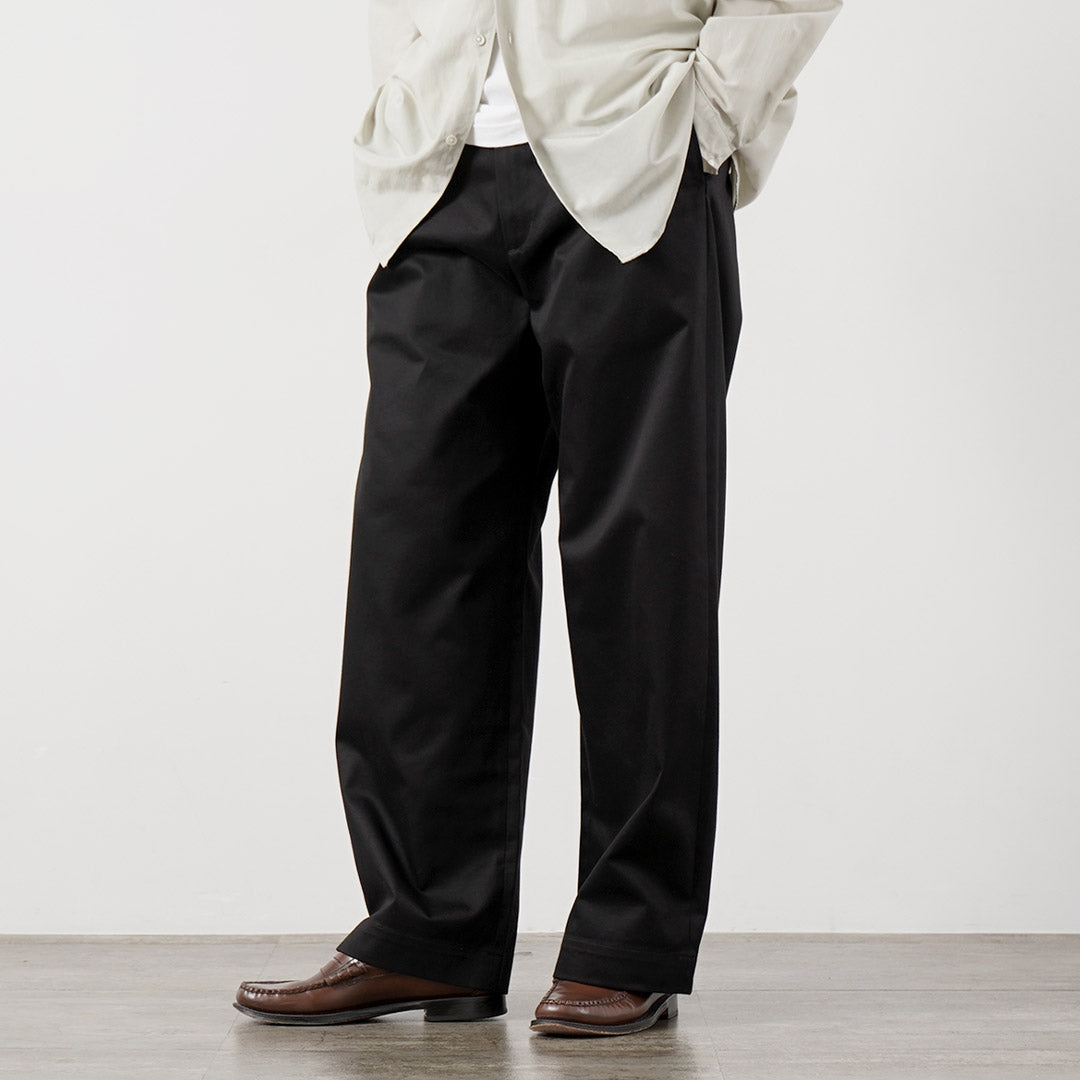 UNIVERSAL PRODUCTS. / Flat Front Chino Trousers