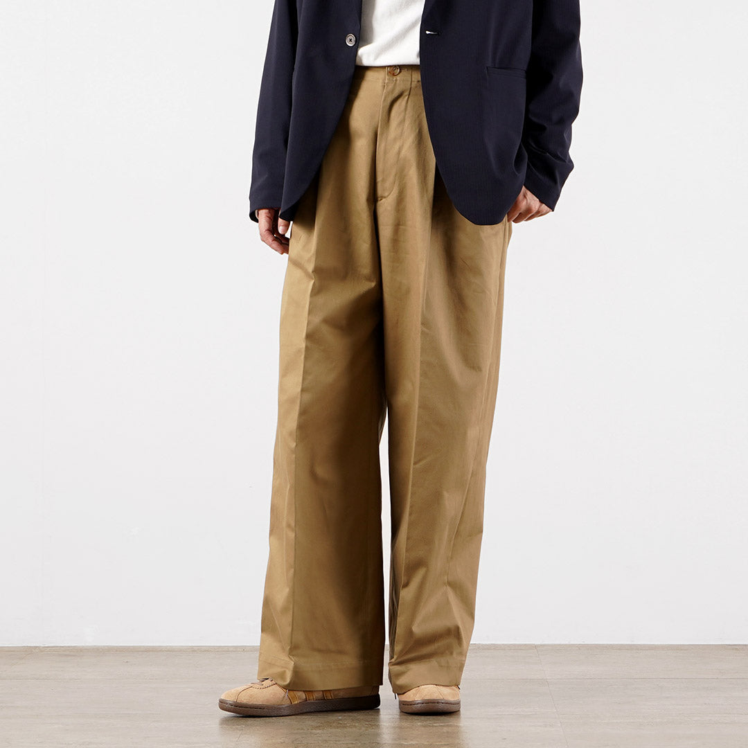 UNIVERSAL PRODUCTS. / 2-Tuck Wide Chino Trousers