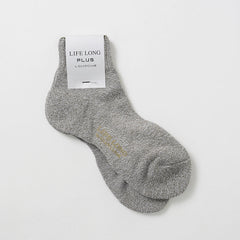 olive / M
