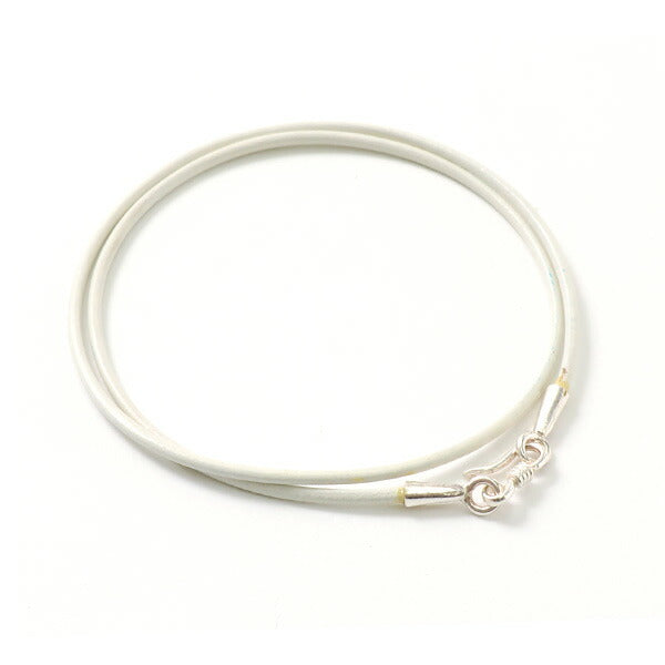 Karen Silver의 Phadua / Leather Choker 목걸이.