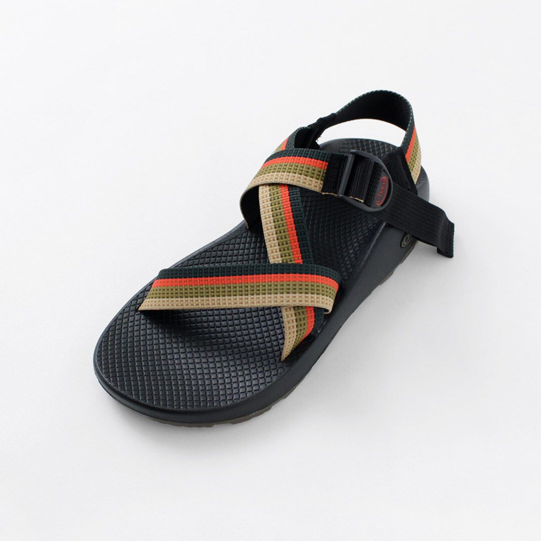 Chacos women's size 7, vibram soles, gray and white